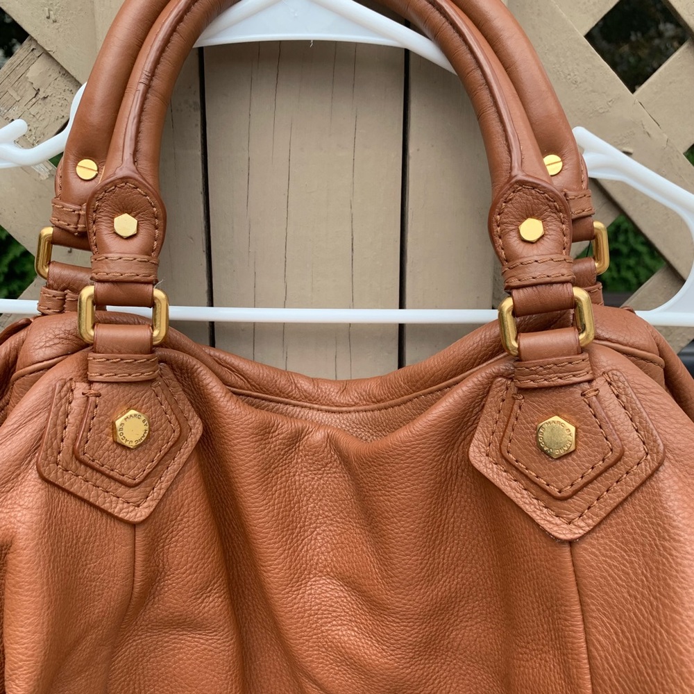 Buttery soft Marc by Marc Jacobs cognac bag - Picture 5 of 8